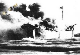 una nave in fiamme